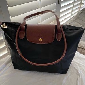 Longchamp Le Pilage original shoulder small bag.